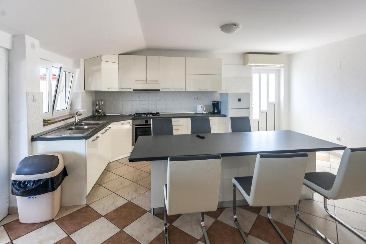 Apartments & Rooms Strcic Petra Krk Town Εξωτερικό φωτογραφία